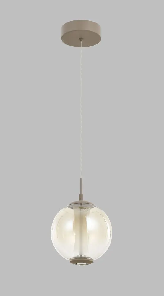 lampa wisząca, szklana żarówka, balonowa oprawa, kinkiet wiszący, metalowy zwis