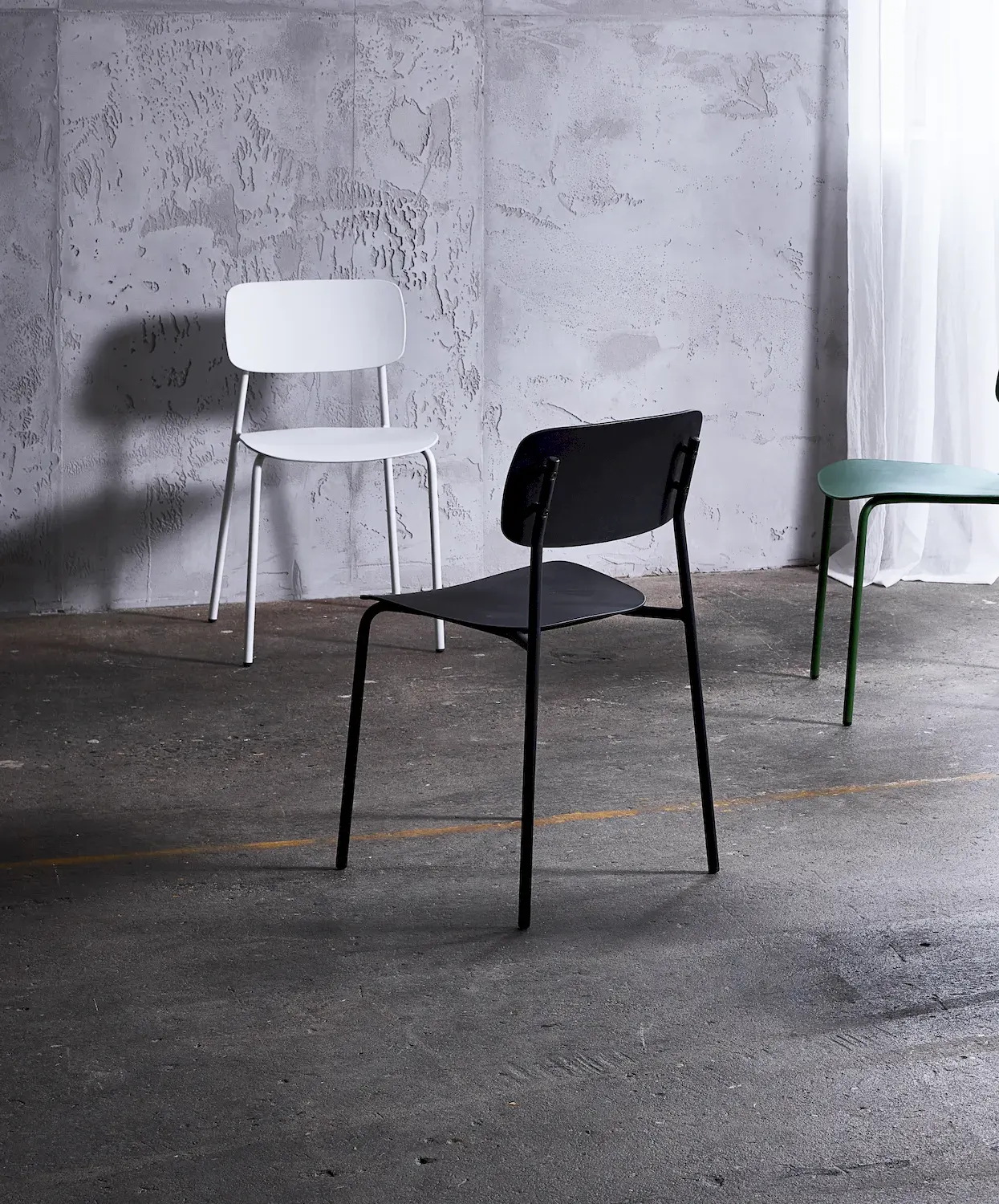 Krzesło metalowe KIRKLAND - czarne - UN_54310000