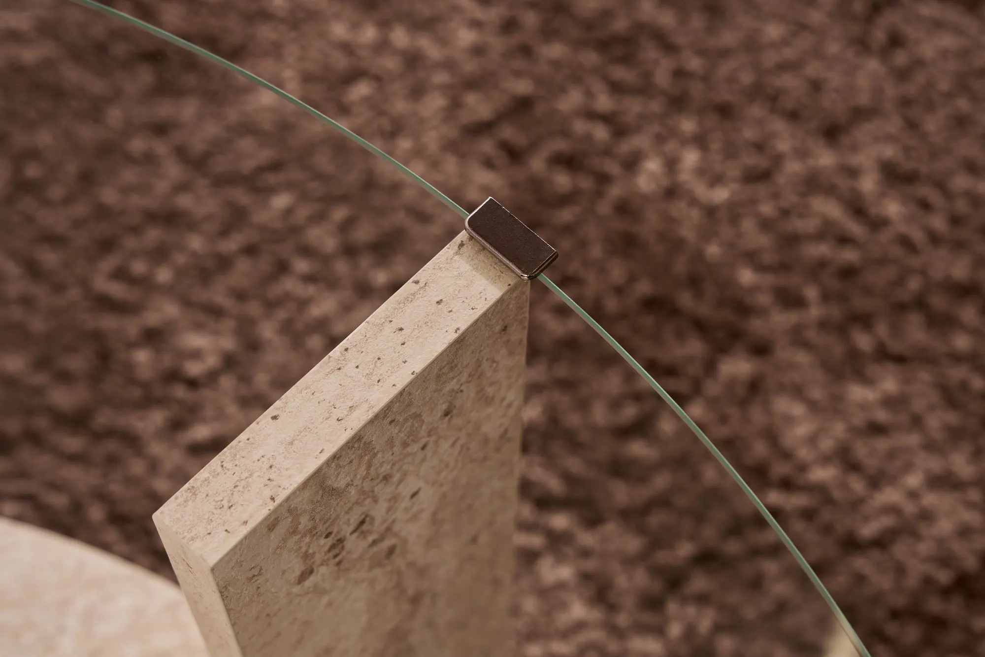 Stolik kawowy okrągły z półką CLARA 75 cm trawertynowy blat transparentny - ASI_668NRD1112