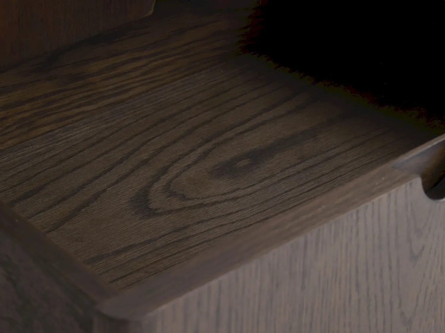 Komoda ARUN 2-drzwiowa z 3 szufladami - ciemny dąb - UN_50184710