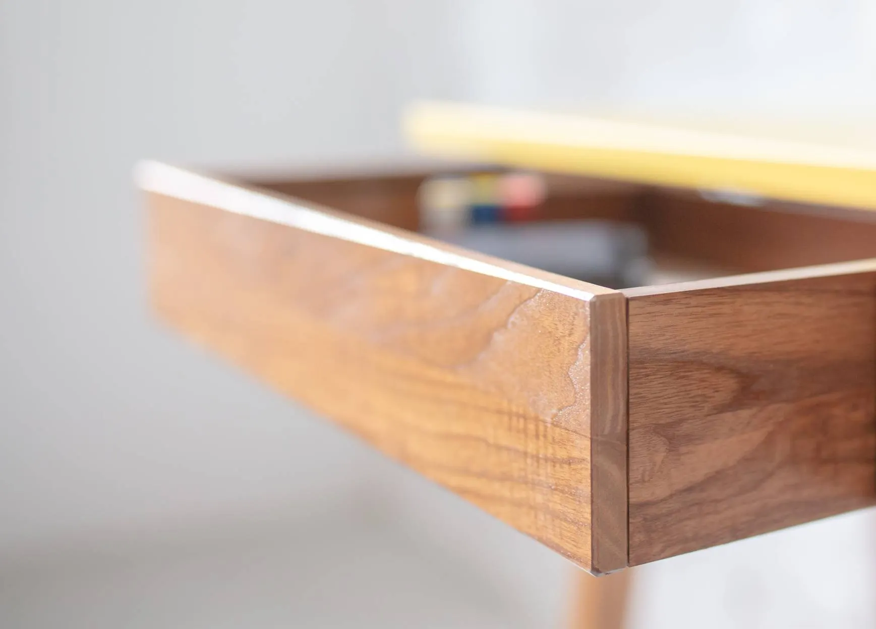 Biurko narożne z szufladą LUKA prawostronne 115x85 ciemnoszary blat/nogi kolor dąb - RGB_CDLUK16_OAK_R