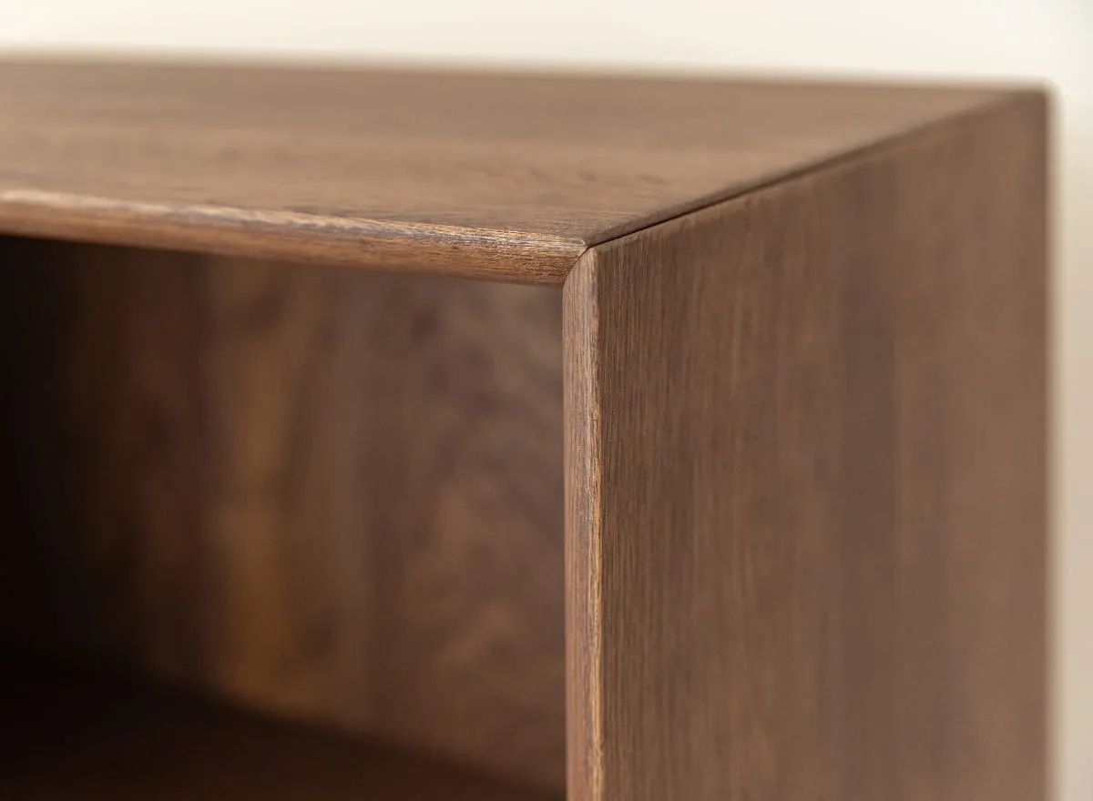 Szafka RTV dębowa MODERN LOFT z przeszkloną szufladą i 2 półkami - tabacco - PLMOL08ST