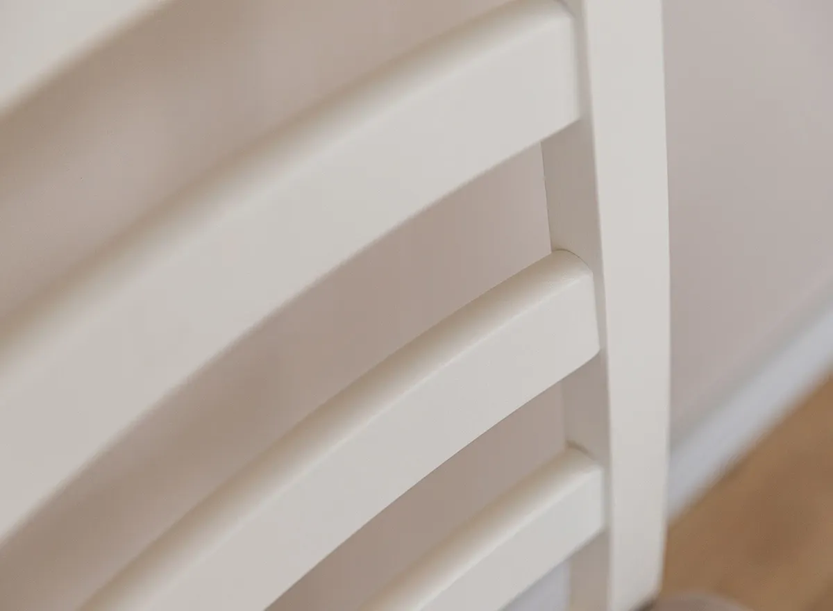 KrzesłoBELLUNO ELEGANTE 01 z siedziskiem w kolorze orzecha - DRMKT01/36SO