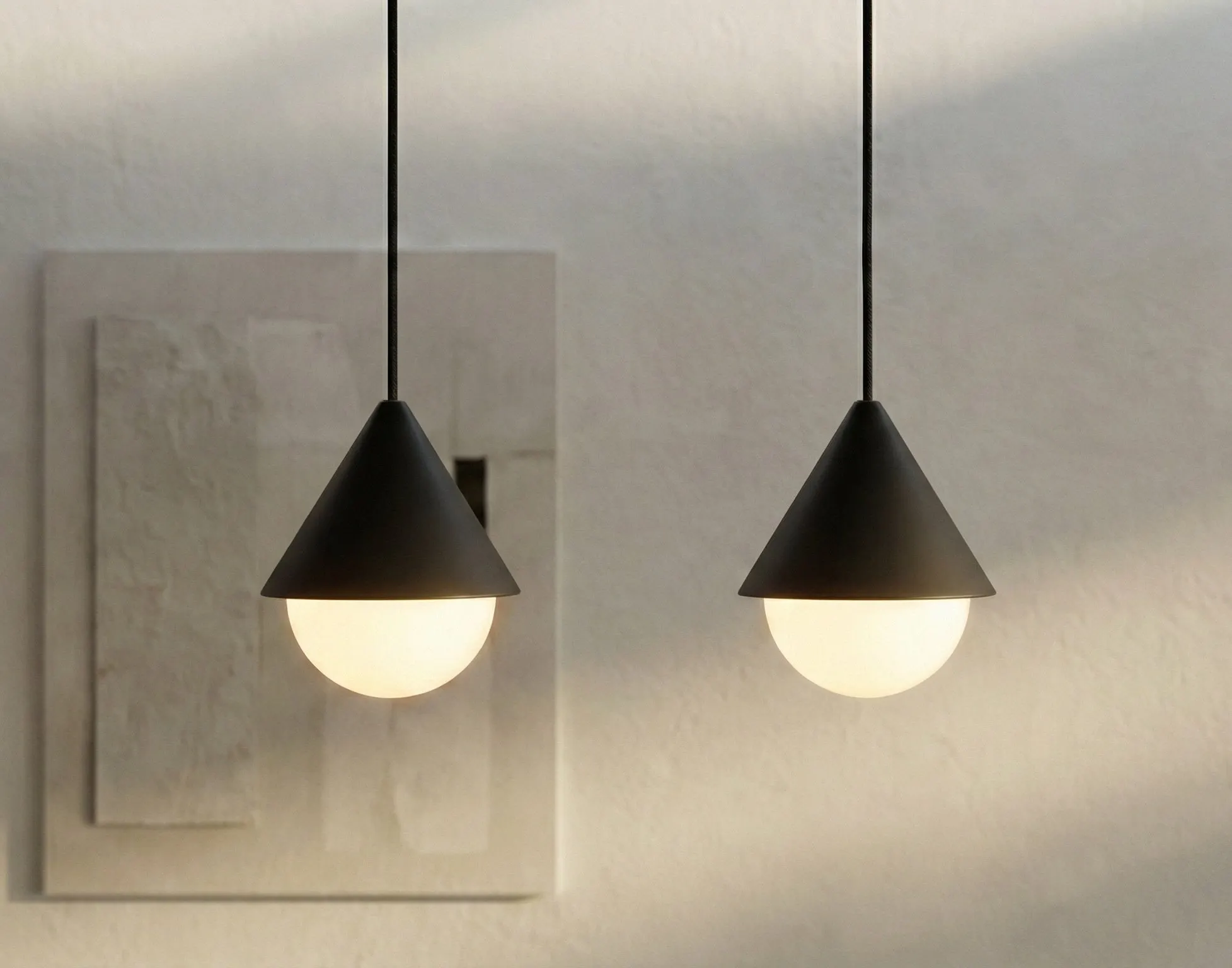 image lampy wiszące, oświetlenie, kinkiet, czarna obudowa, zawiesie