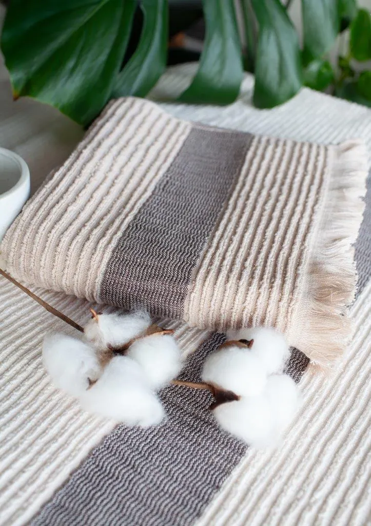 Ręcznik z frędzlami frotte FALA 70x140 gramatura 500 ecru - FARO_30579