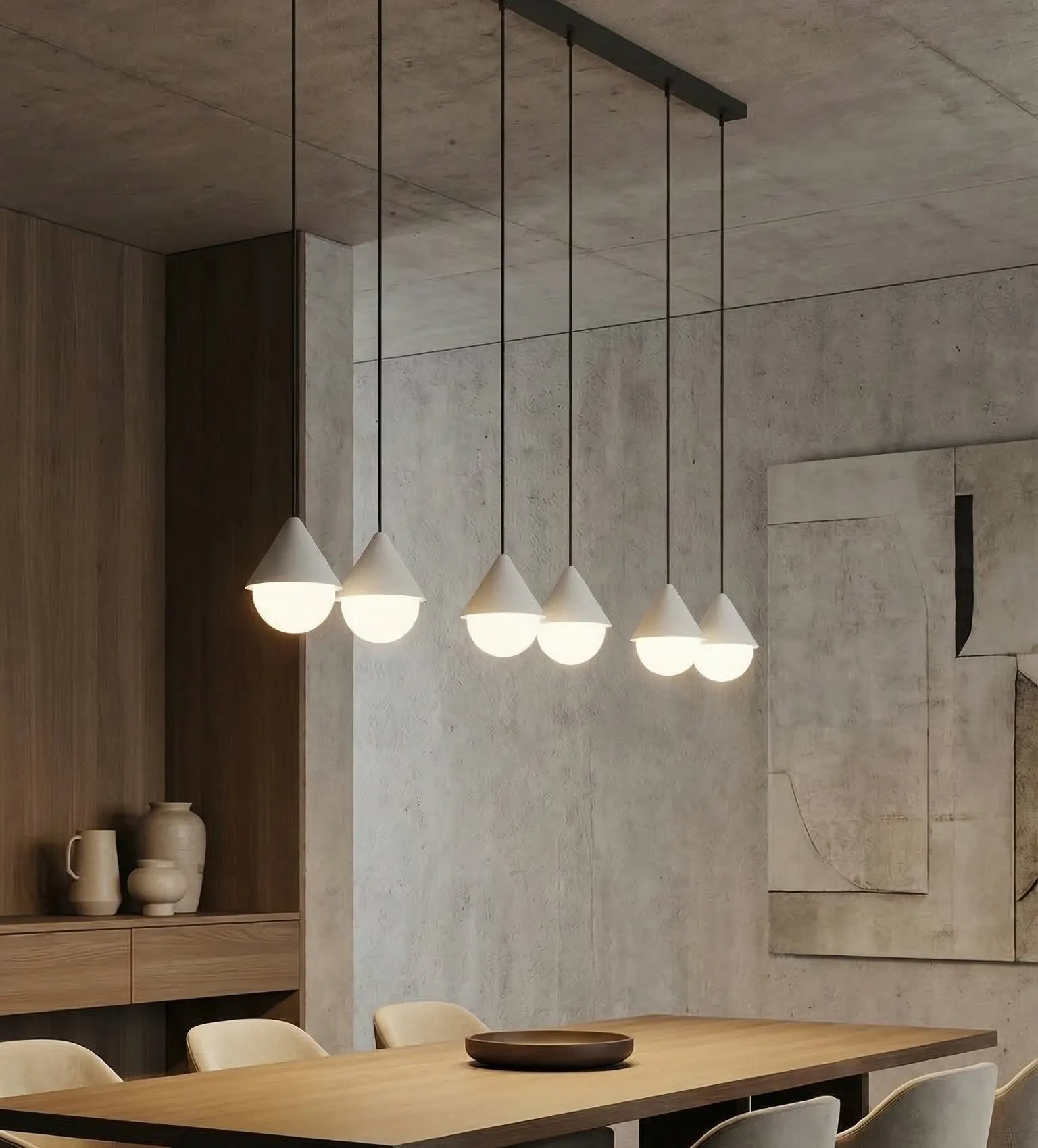 lampa wisząca, kinkiet przy suficie, żyrandol liniowy, drewniany stół, minimalizm drewniany