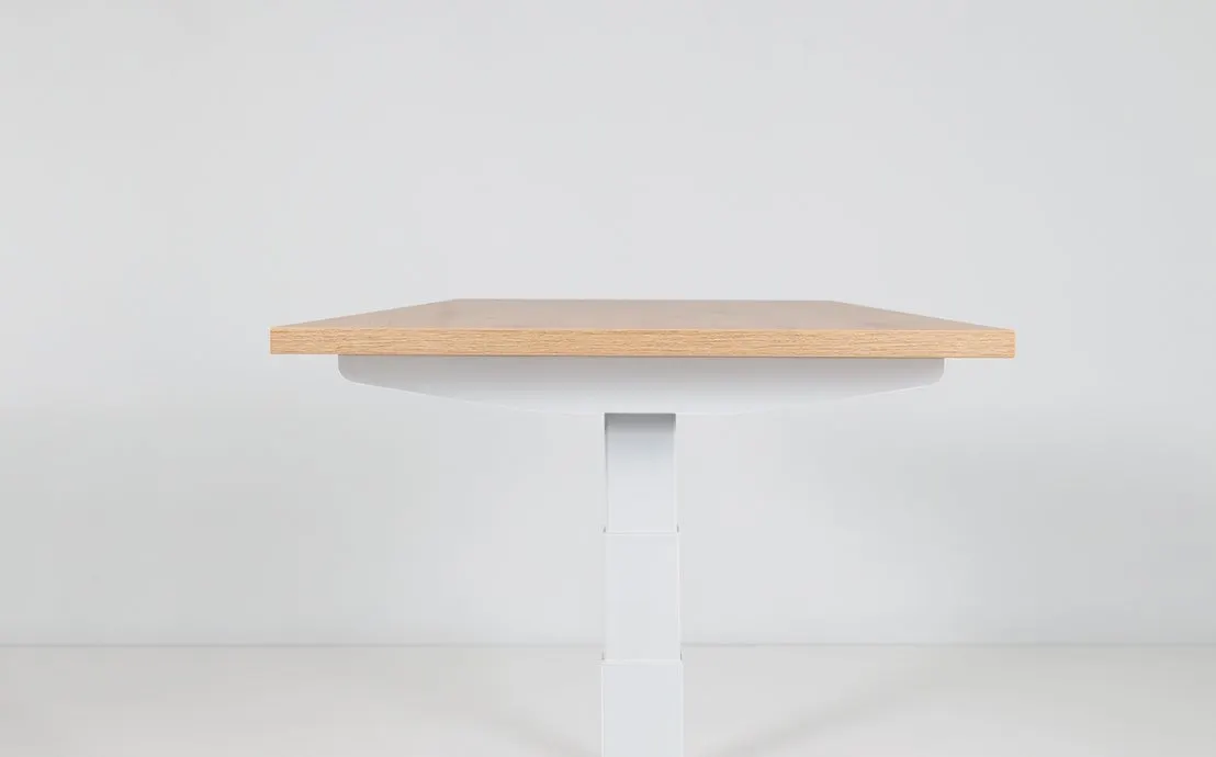 Biurko OP-LITE E elektryczne z regulacją wysokości dąb naturalny białe 140x70x62,5(127,5)cm - OLE1470DNATB