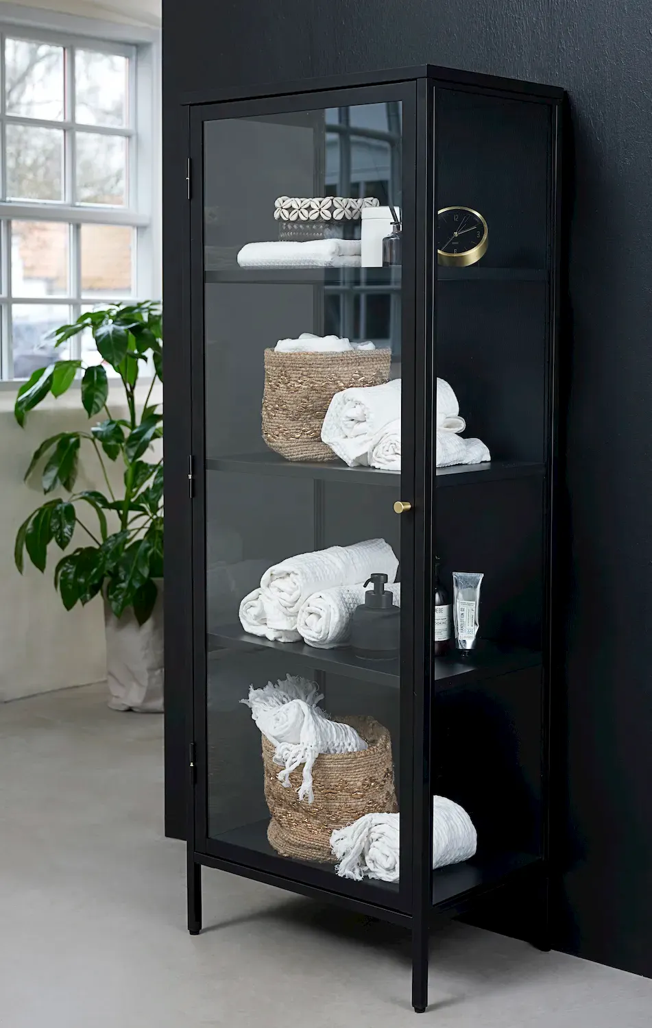 Witryna 1-drzwiowa CARMEL z przeszklonymi drzwiami i bokami 58 cm - czarna - UN_44290600