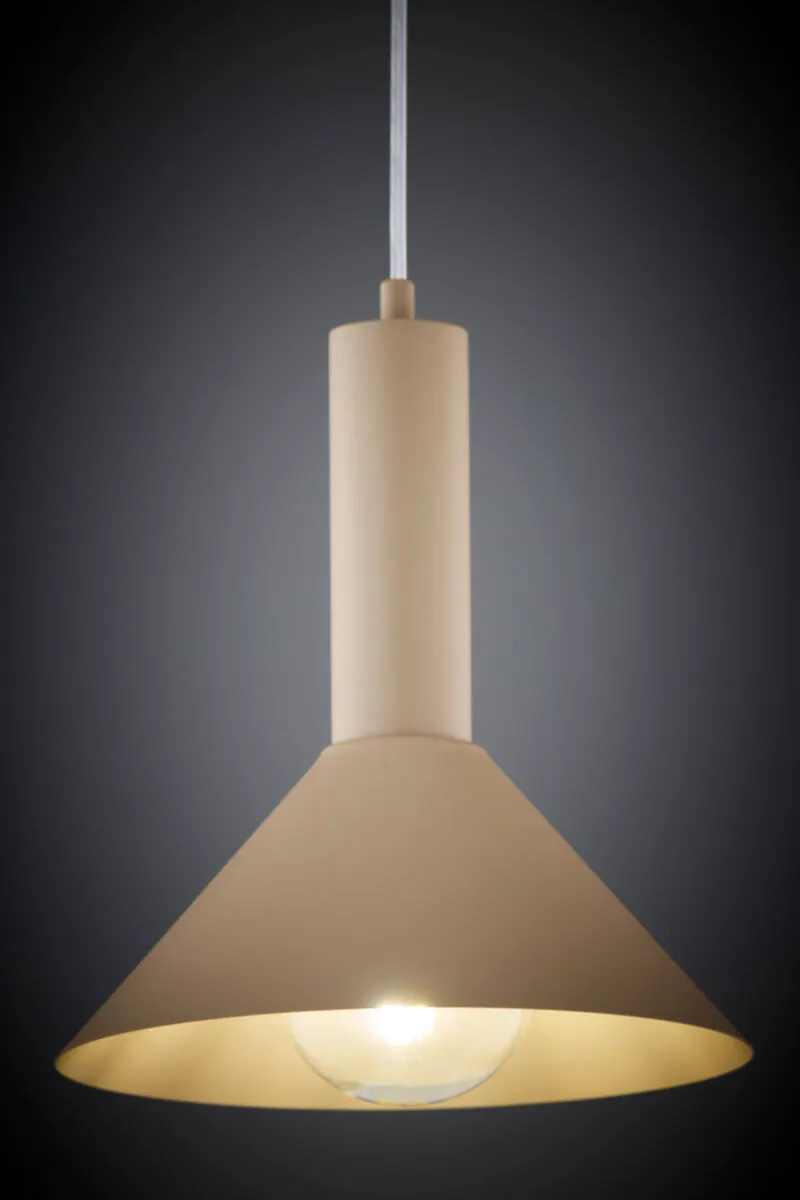 lampa wisząca, kinkiet, lampa wisząca?, oswietlenie sufitowe, metalowy element_zasilanie