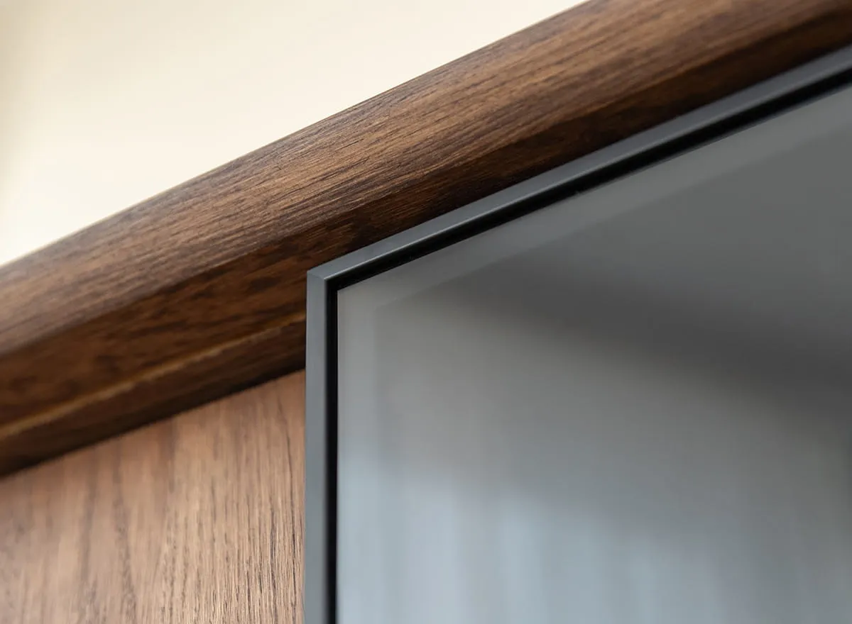 Komoda dębowa MODERN LOFT z przeszklonym barkiem - tabacco - PLMOL01ST