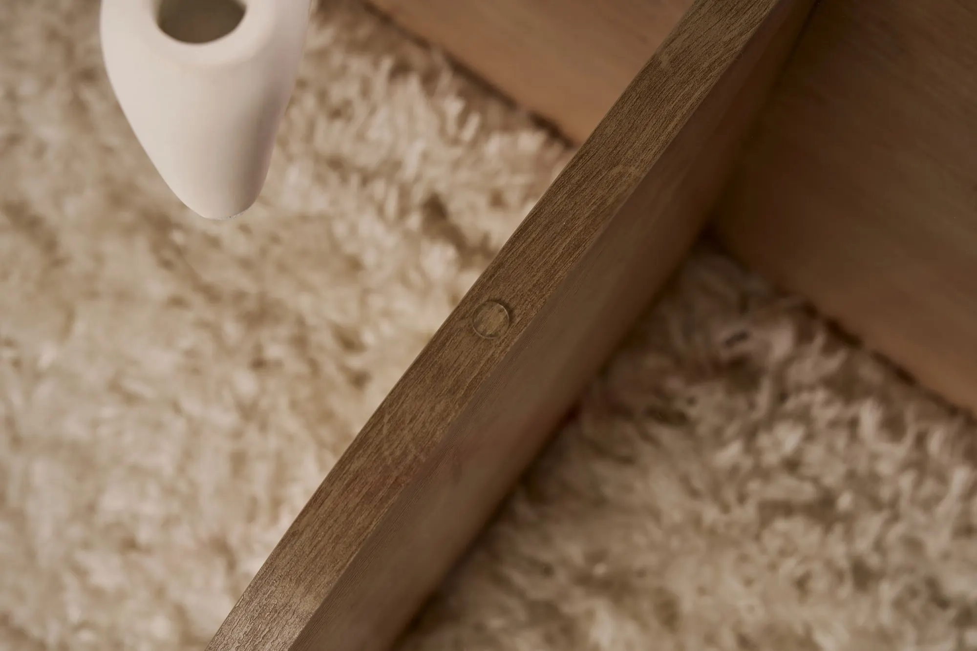 Stolik kawowy okrągły AERIS 75 cm dąb sapphire szklany blat przydymiony - ASI_668NRD1102