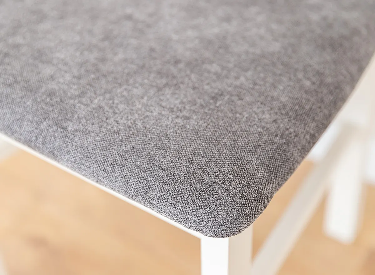 Krzesło BELLUNO ELEGANTE 01 z grafitowym siedziskiem materiałowym (STORM 97) - DRMKT01/S97