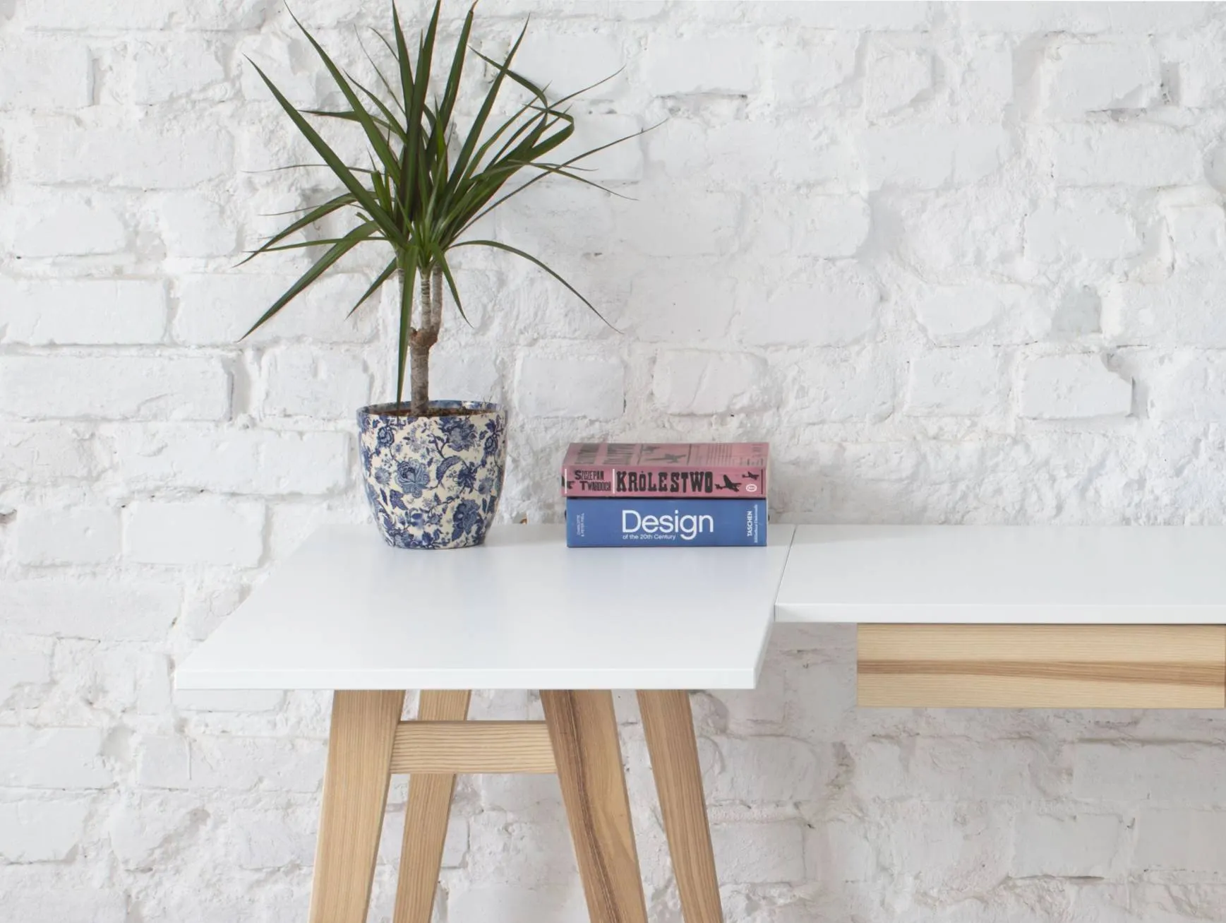 Biurko narożne z szufladą LUKA lewostronne 115x85 brązowy blat/drewniane nogi - NRGB_CDLUK17_L