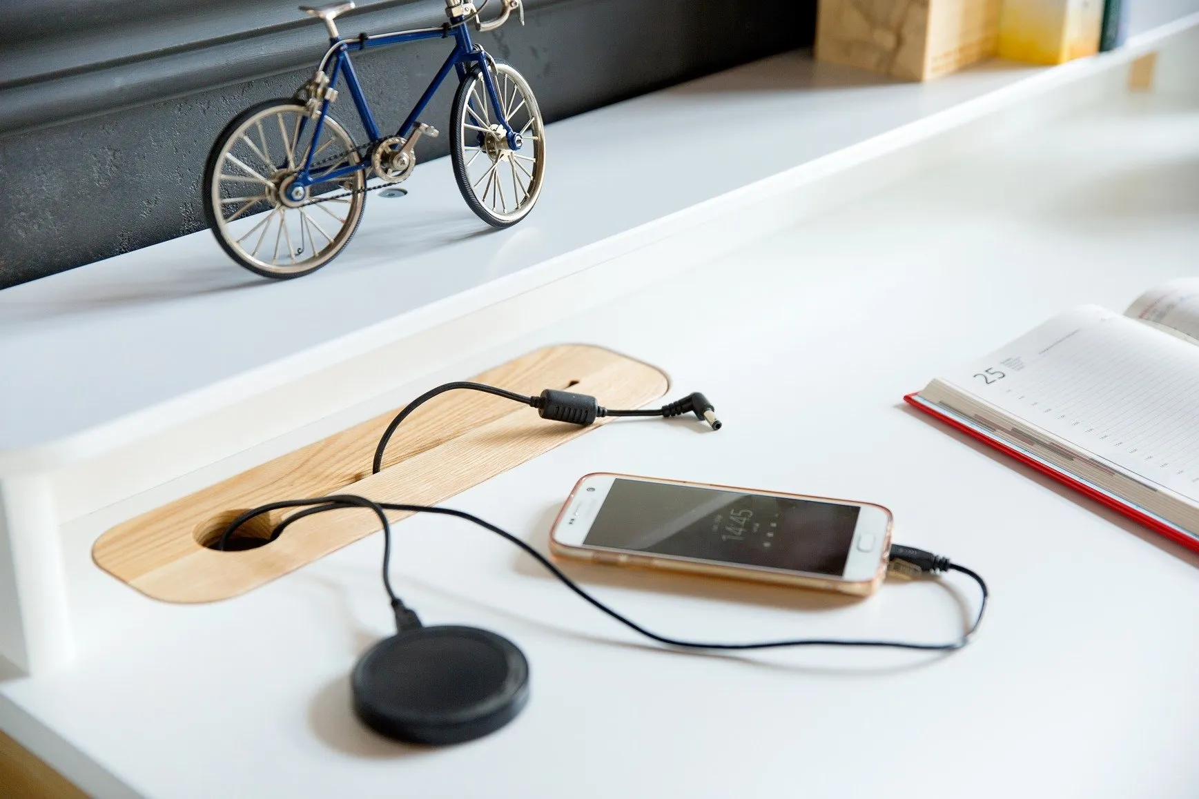 Biurko z nadstawką i szufladą ASHME 110x56 biały blat/jesionowe nogi - RAGABAWDA1