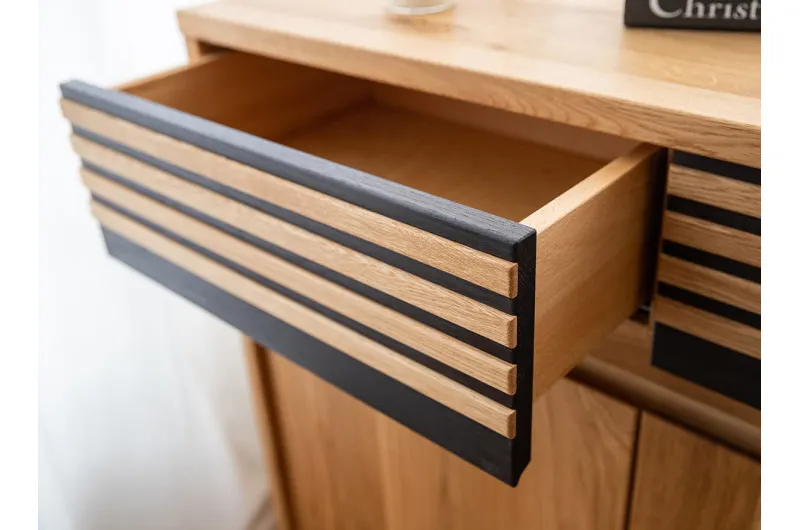 Komoda dębowa 3-drzwiowa z szufladami RAVELLO, Dąb olejowany - ZIRAVK01