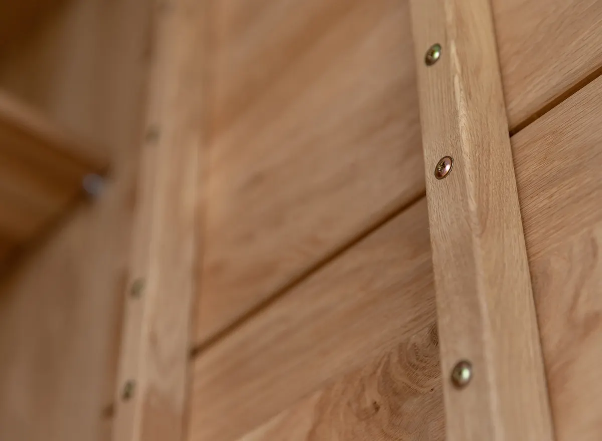 Witryna drewniana szklana DIVISIONE z oświetleniem prawa dąb olejowany - ZIDIV04R