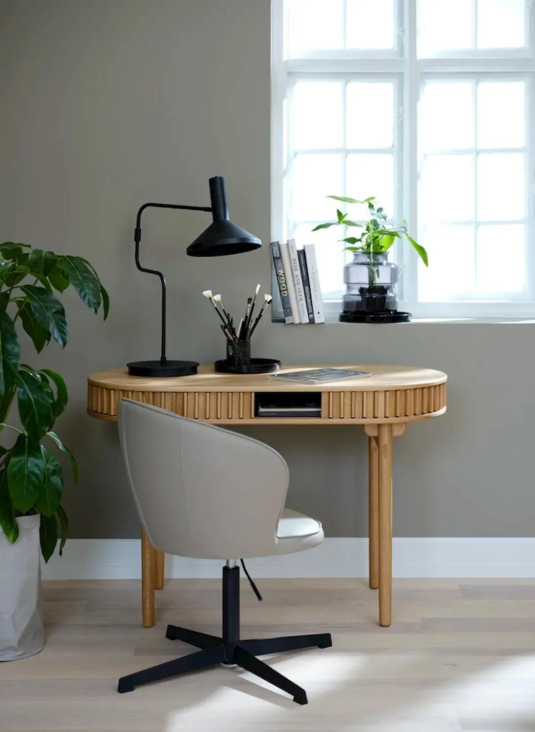 Biurko z zasuwaną półką CARNO 60x120 cm - dąb naturalny - UN_46060200