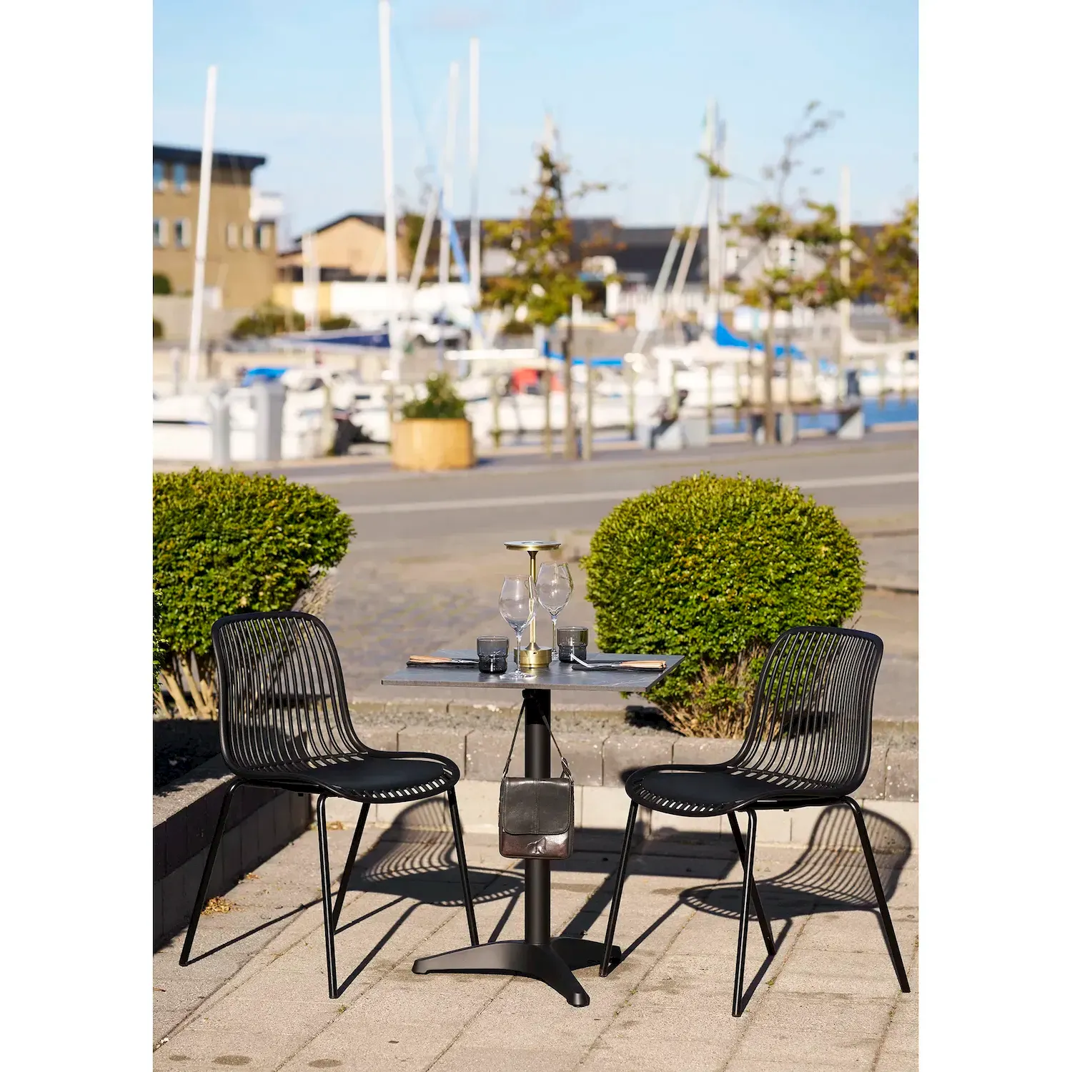 Stolik kawowy BISTRO 60x60 efekt marmuru/czarna podstawa - 7501181