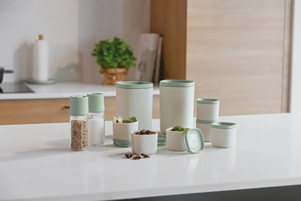 pojemniki, szklane, kieliszki, młynek, akcesoria kuchenne