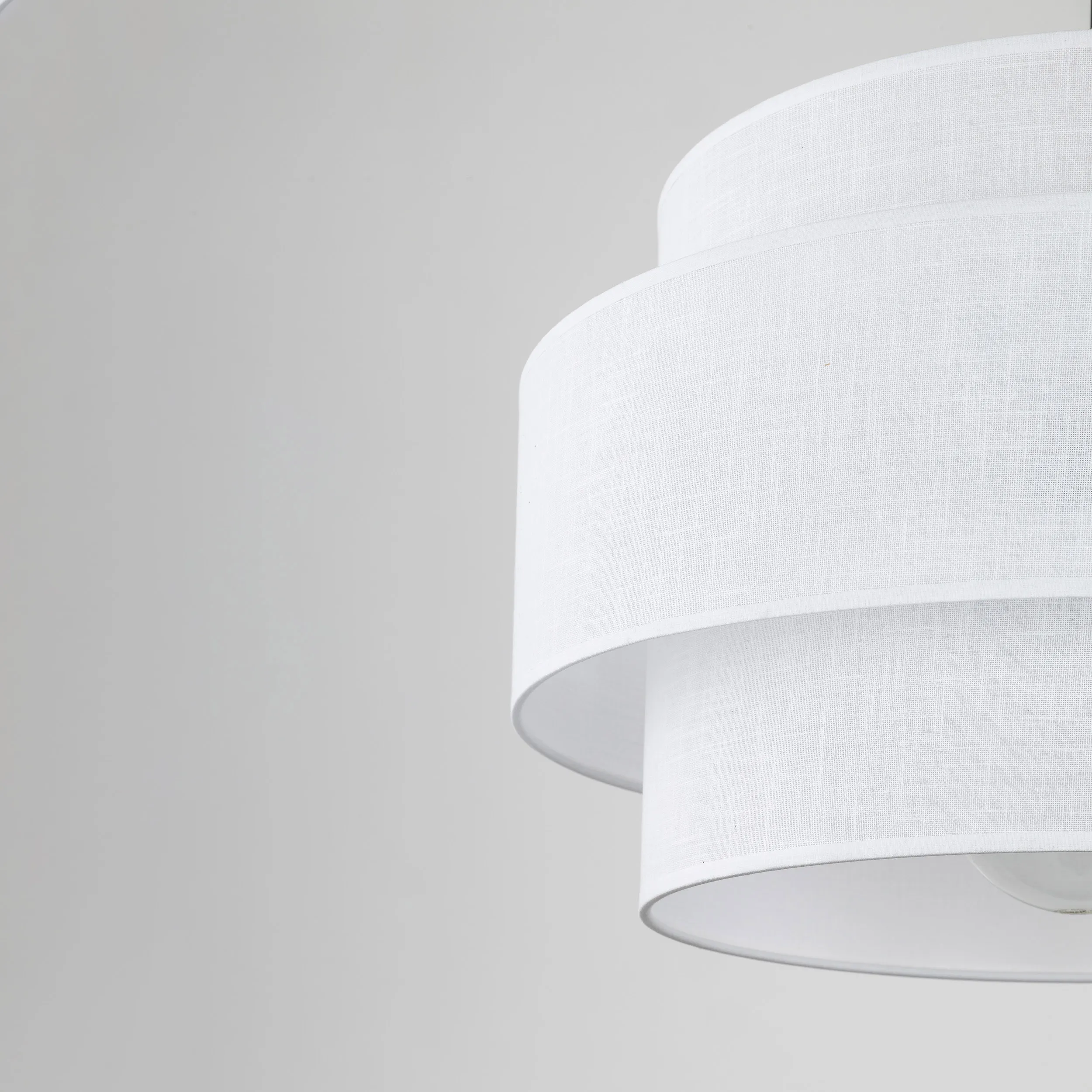 Lampa wisząca CALISTO biała z tkaniny na czarnej podstawie i przewodzie 160x50cm - TK_5095