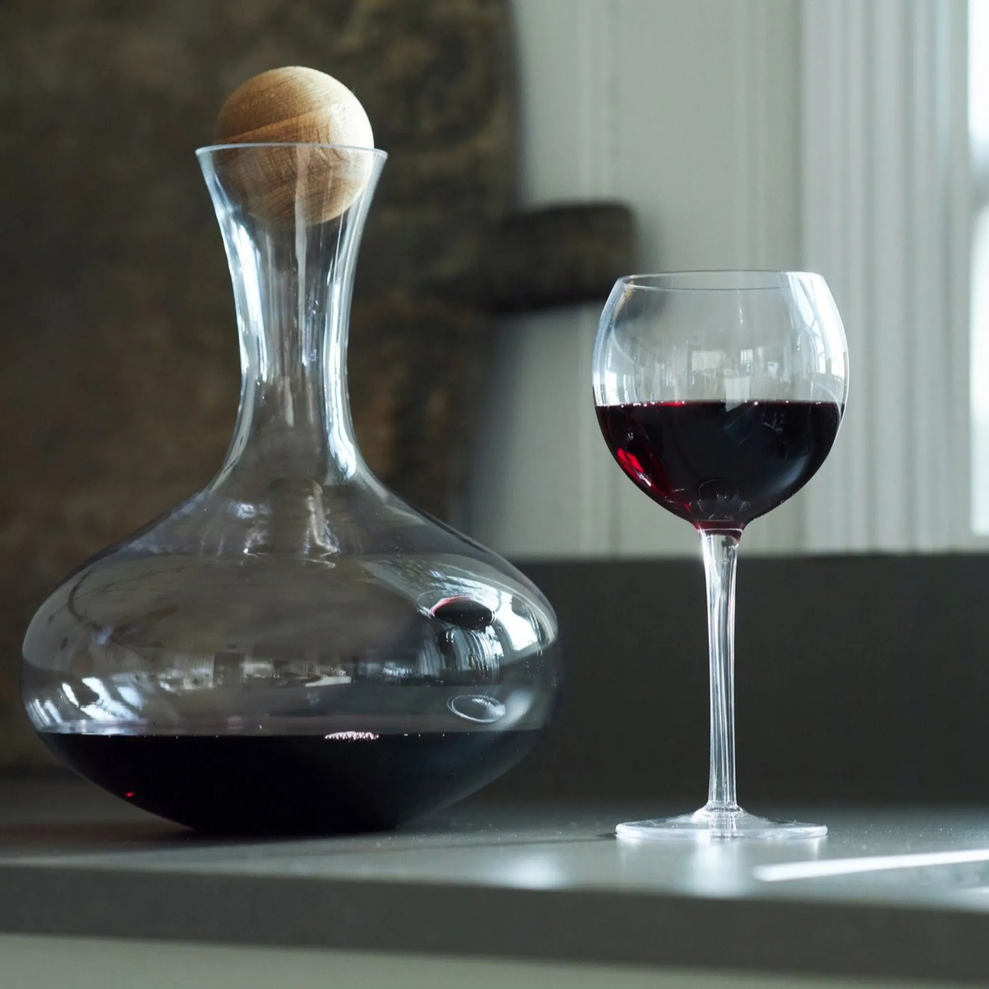 karafka, wino, szklany kielich, dekanter, kielich do wina