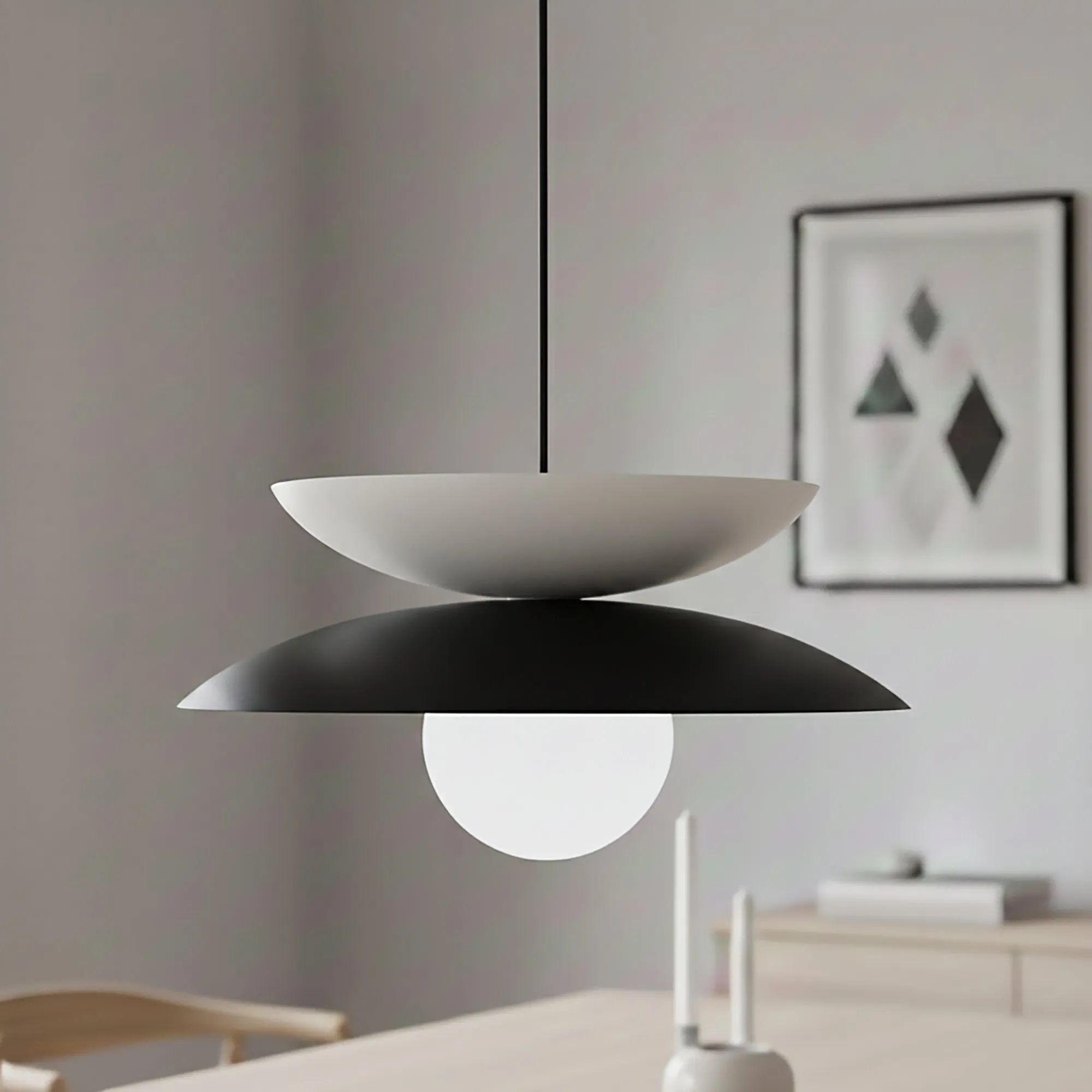 lampa wisząca, kinkiet, kule, konstrukcja wisząca, kolor czarny i biały