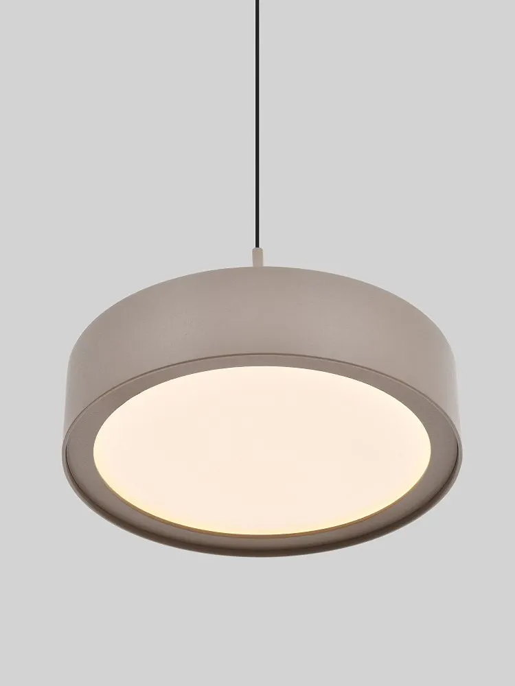lampa wisząca, oswietlenie, metalowy korpus, konstrukcja okrągła, kolor beżowy