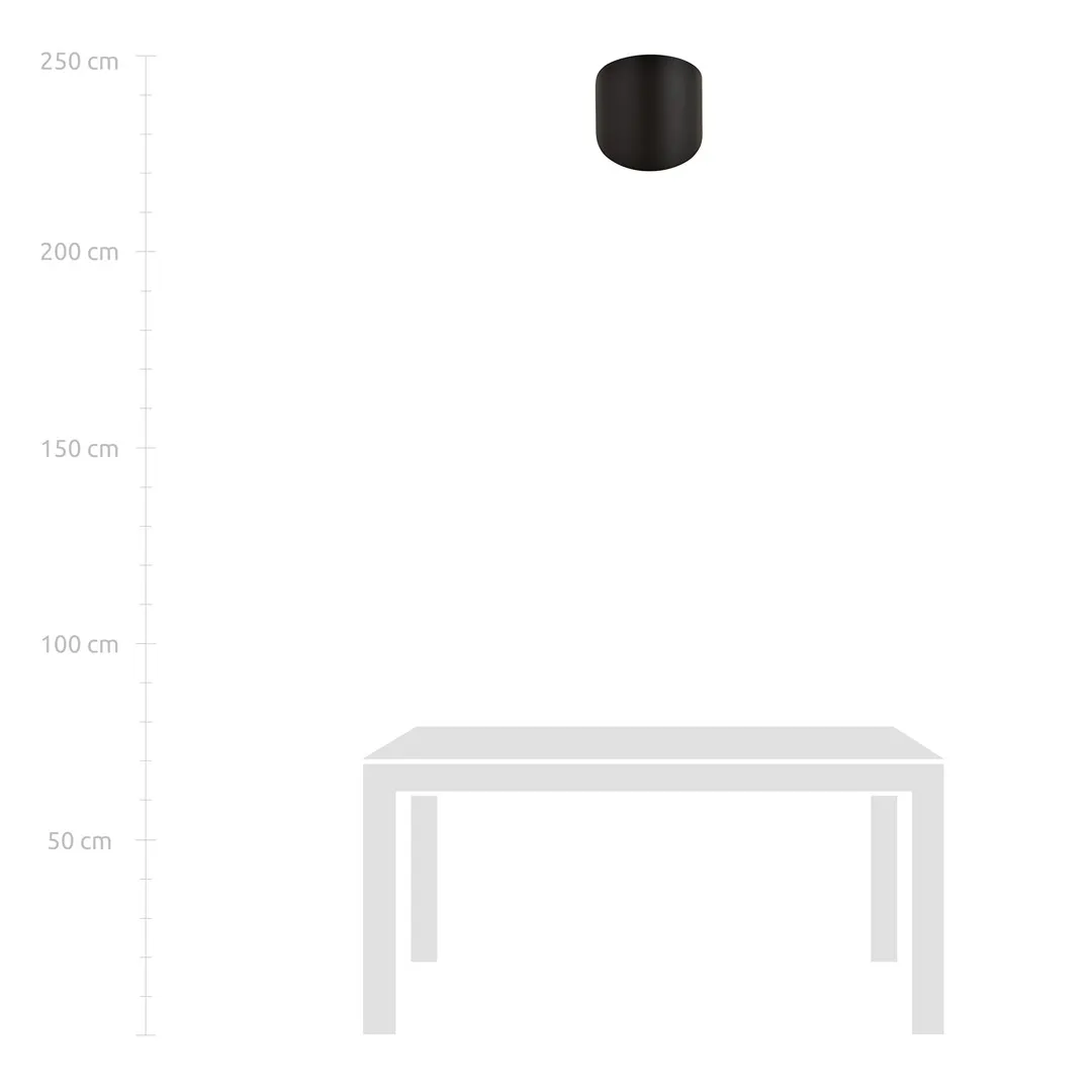 czarna misa, kula dekoracyjna, metaliczny połysk, minimalistyczny design, stolik?
