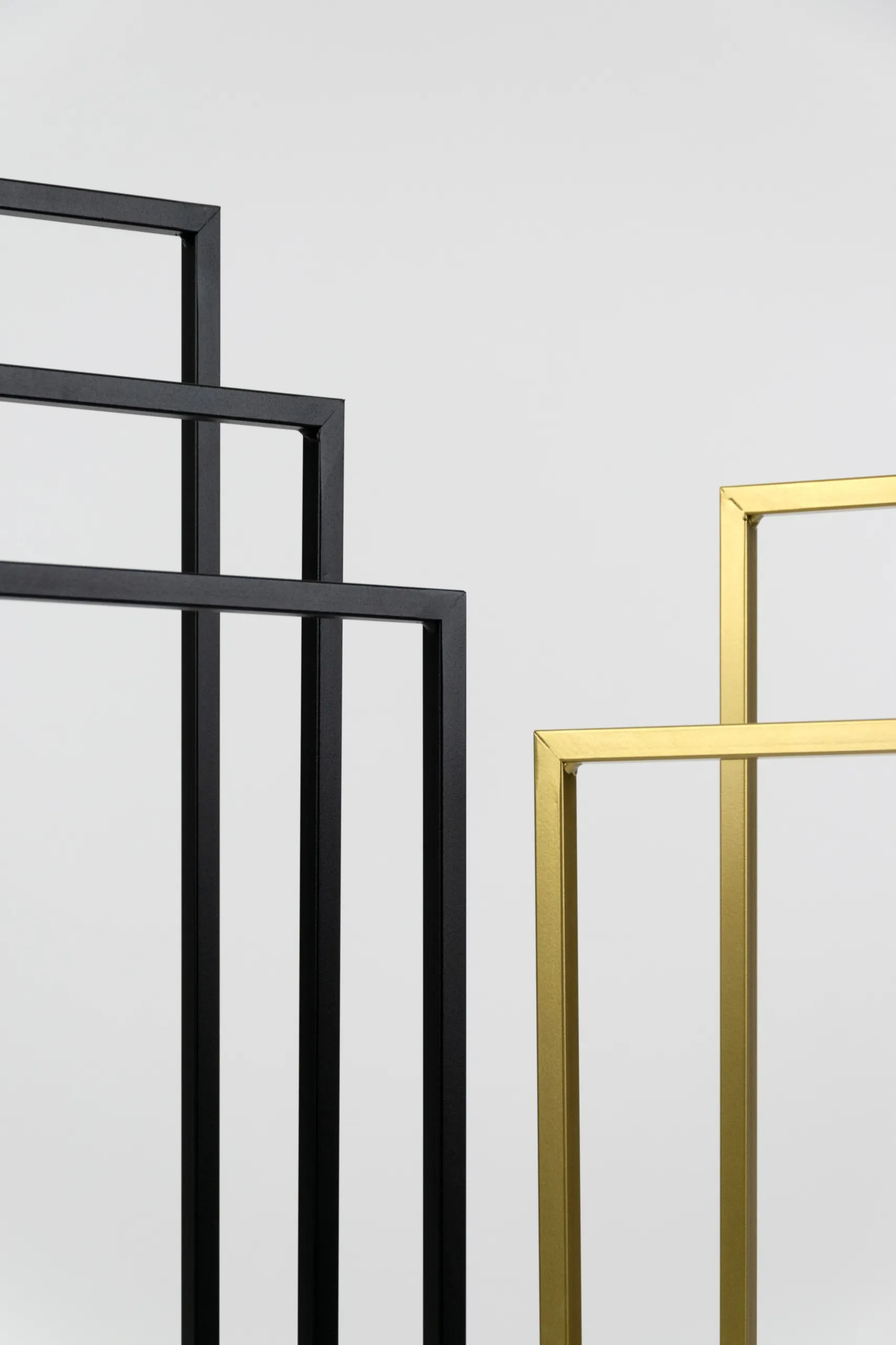 Stojak na ręczniki metalowy NANCY L czarny - LD_TZ000054