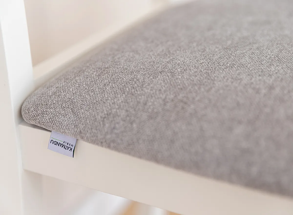 Krzesło BELLUNO ELEGANTE 22 z jasnoszarym siedziskiem materiałowym - białe (STORM 85) - DRMKT22/S85