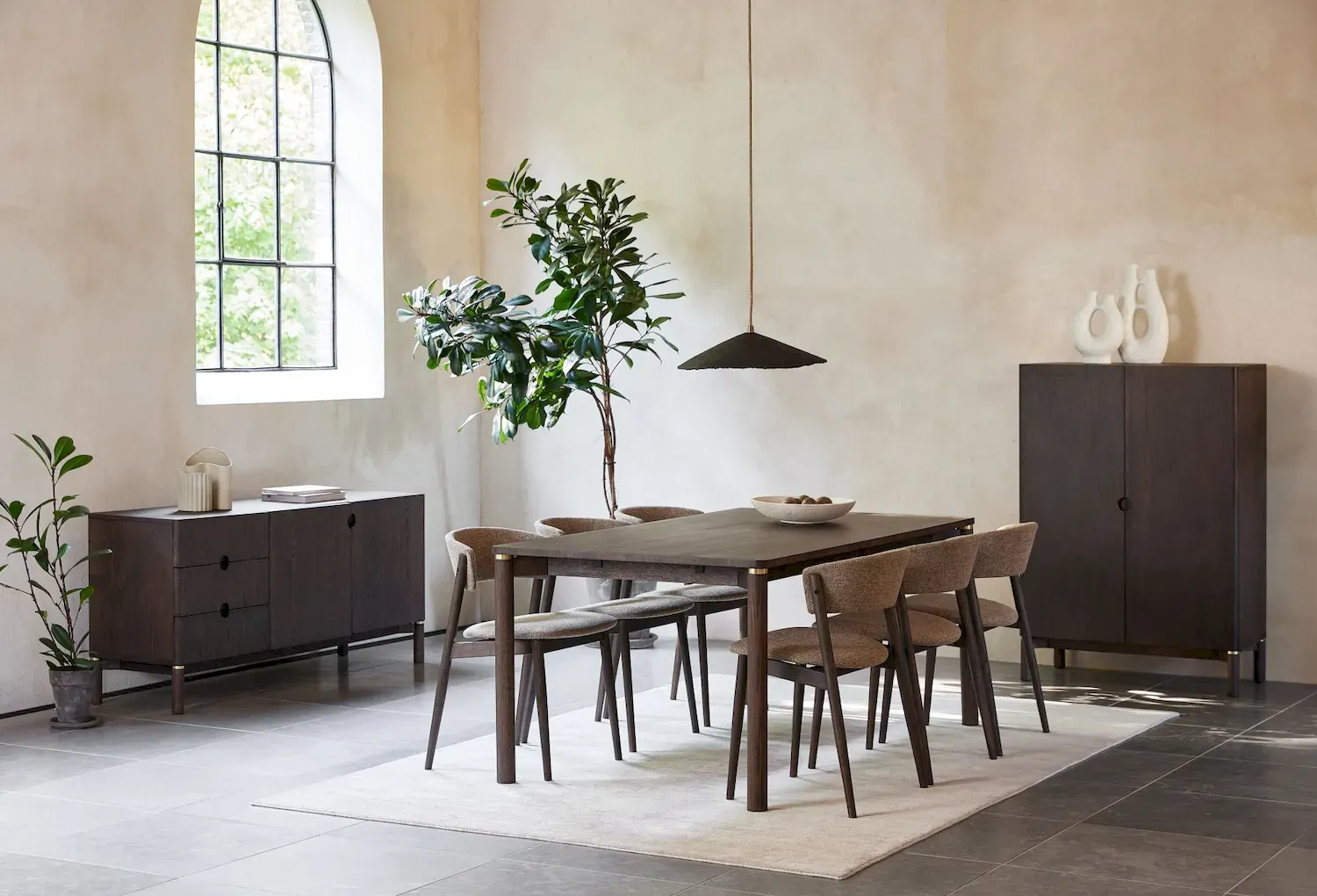 Komoda ARUN 2-drzwiowa z 3 szufladami - ciemny dąb - UN_50184710