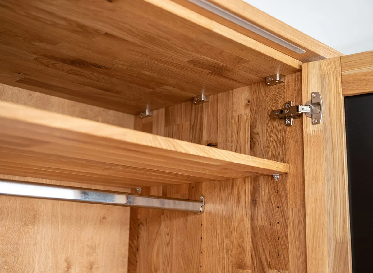 Szafa modułowa 4-drzwiowa ( podwójne drzwi szklane ) RAVELLO Dąb Olejowany, Czarny - ZIRAV04D02SZ