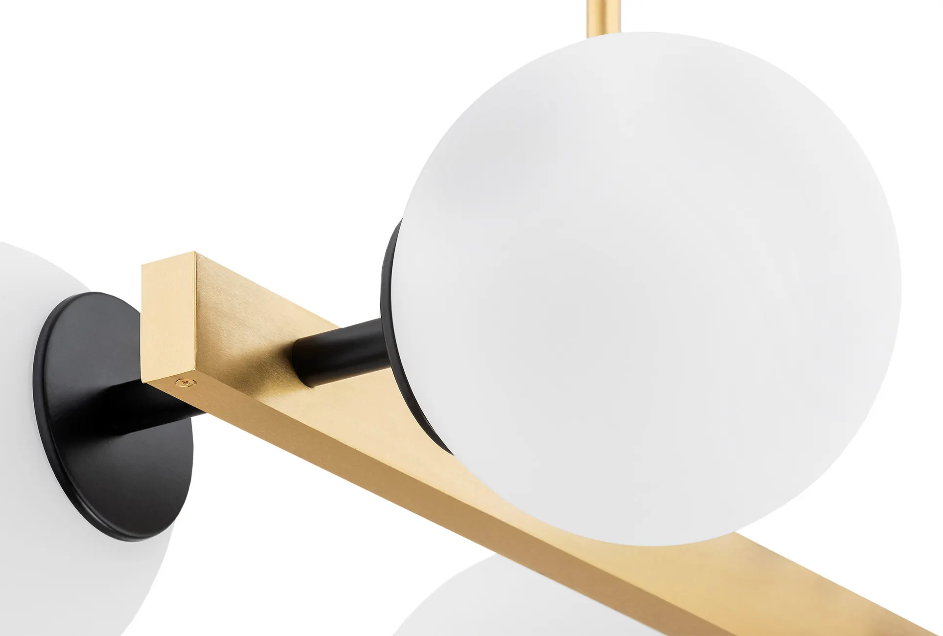 Żyrandol FREEMONT mosiądz z 4 okrągłymi białymi kloszami - 1767