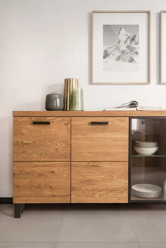 Komoda 3-drzwiowa z szufladami PRATTO 47 drewniana z przeszkleniem dąb rustical czarny 180x90x42cm - TH-100-1431