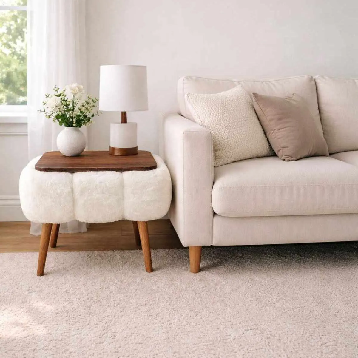 sofa, living room, beige, tkanina, stolik kawowy, lampa stołowa, dekoracja wnętrz