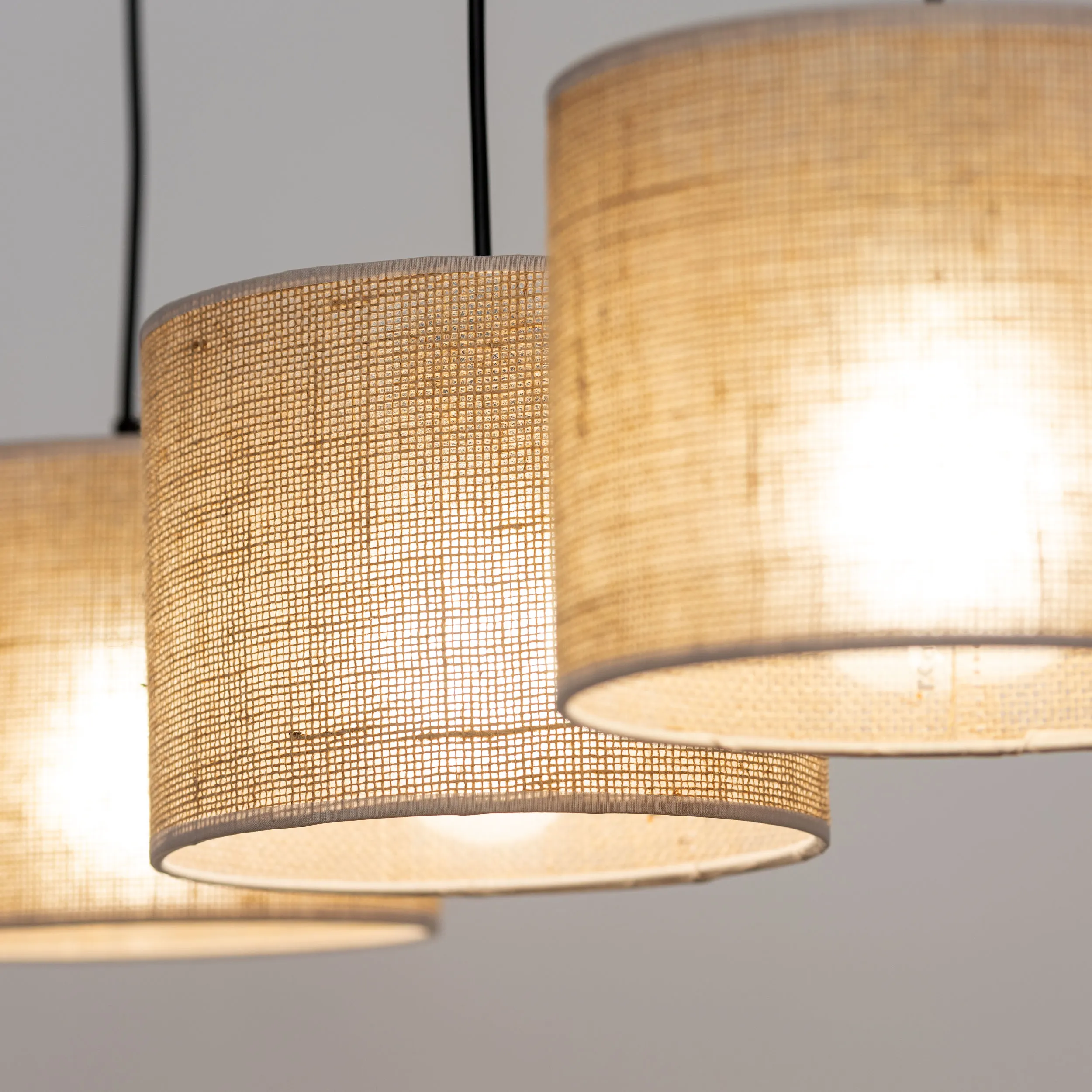 Lampa wisząca JUTA czarna na metalowej listwie z brązowymi okrągłymi kloszami 100x84x20cm - TK_4597