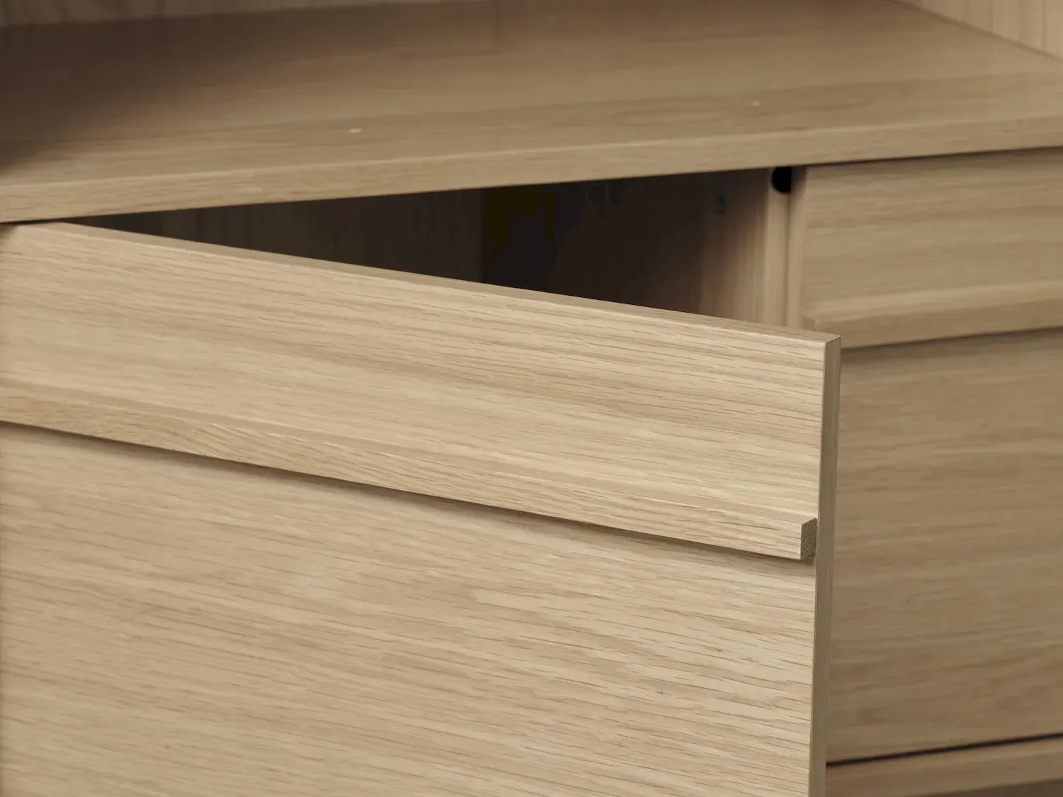 Regał niski 2-drzwiowy PONZA dąb naturalny - UN_48490200