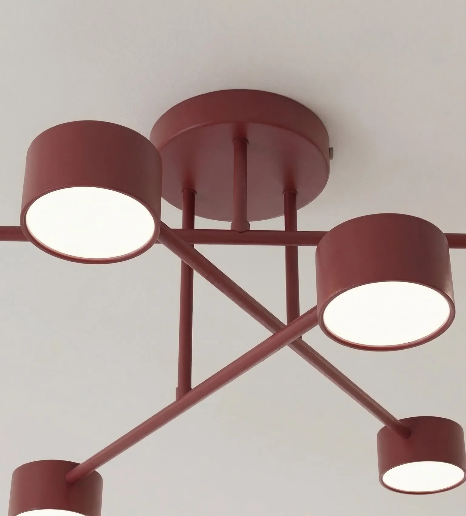 image lampa, lampa sufitowa, metalowa, czerwona, konstrukcja krzyżowa