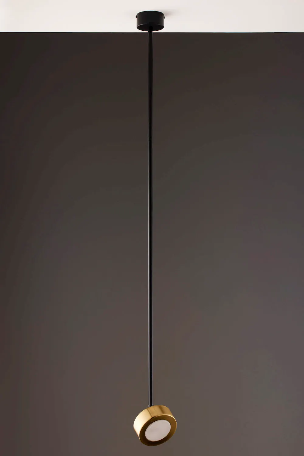 image lampa wisząca, kinkiet, kuleczka, metalowa lampa, złoty kolor