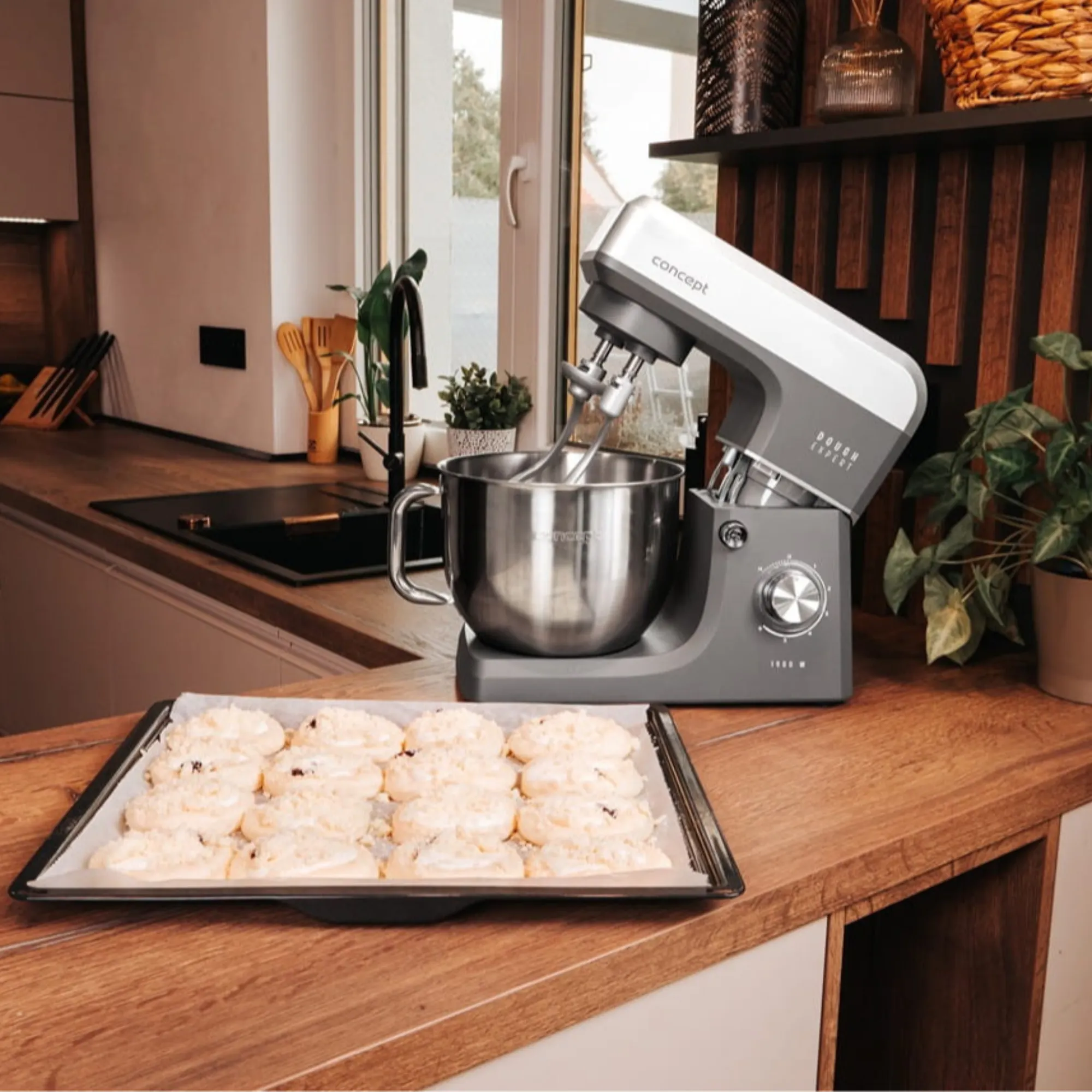 robot kuchenny, mikser stojący, stalowy, blacha do pieczenia, kuchenka?