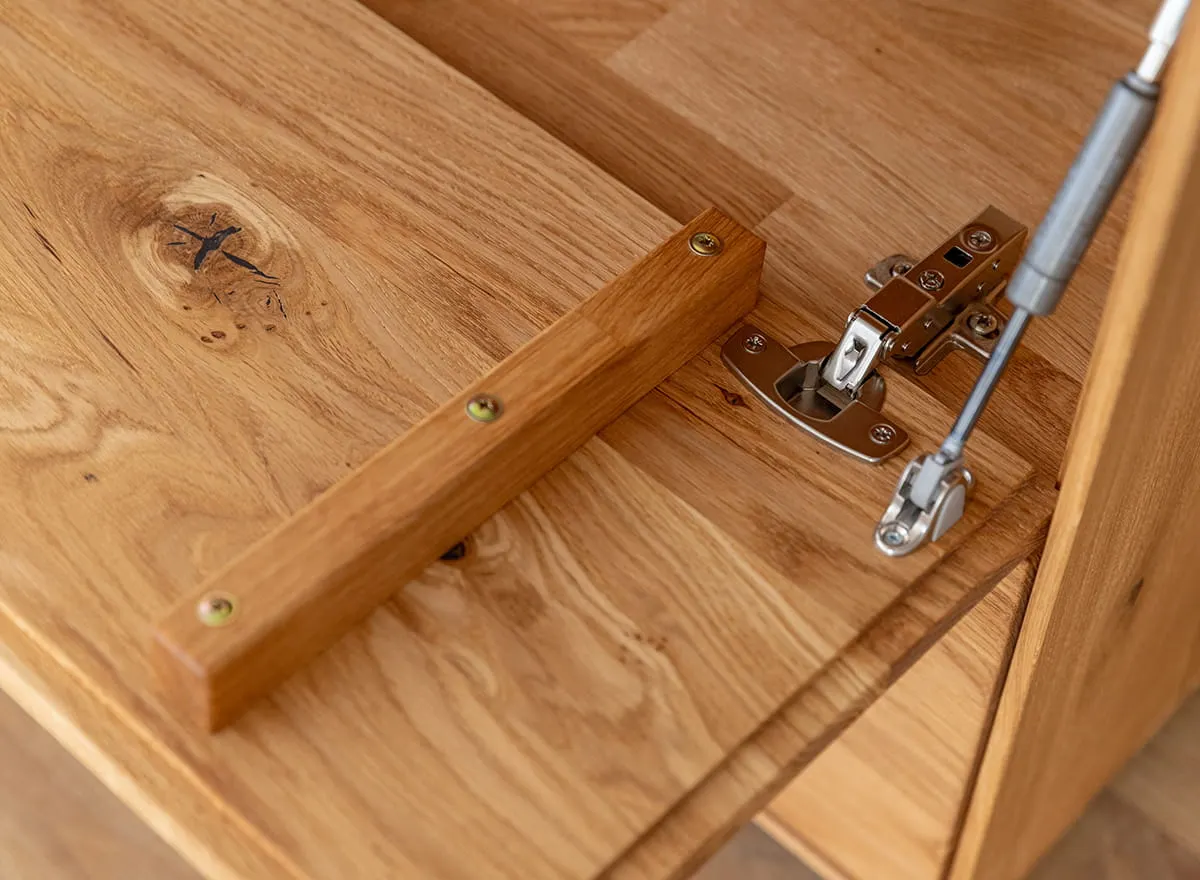 Komoda TV dębowa COLLODI 4-drzwiowa z oświetleniem 165 cm - dąb olejowany - ZICOL06