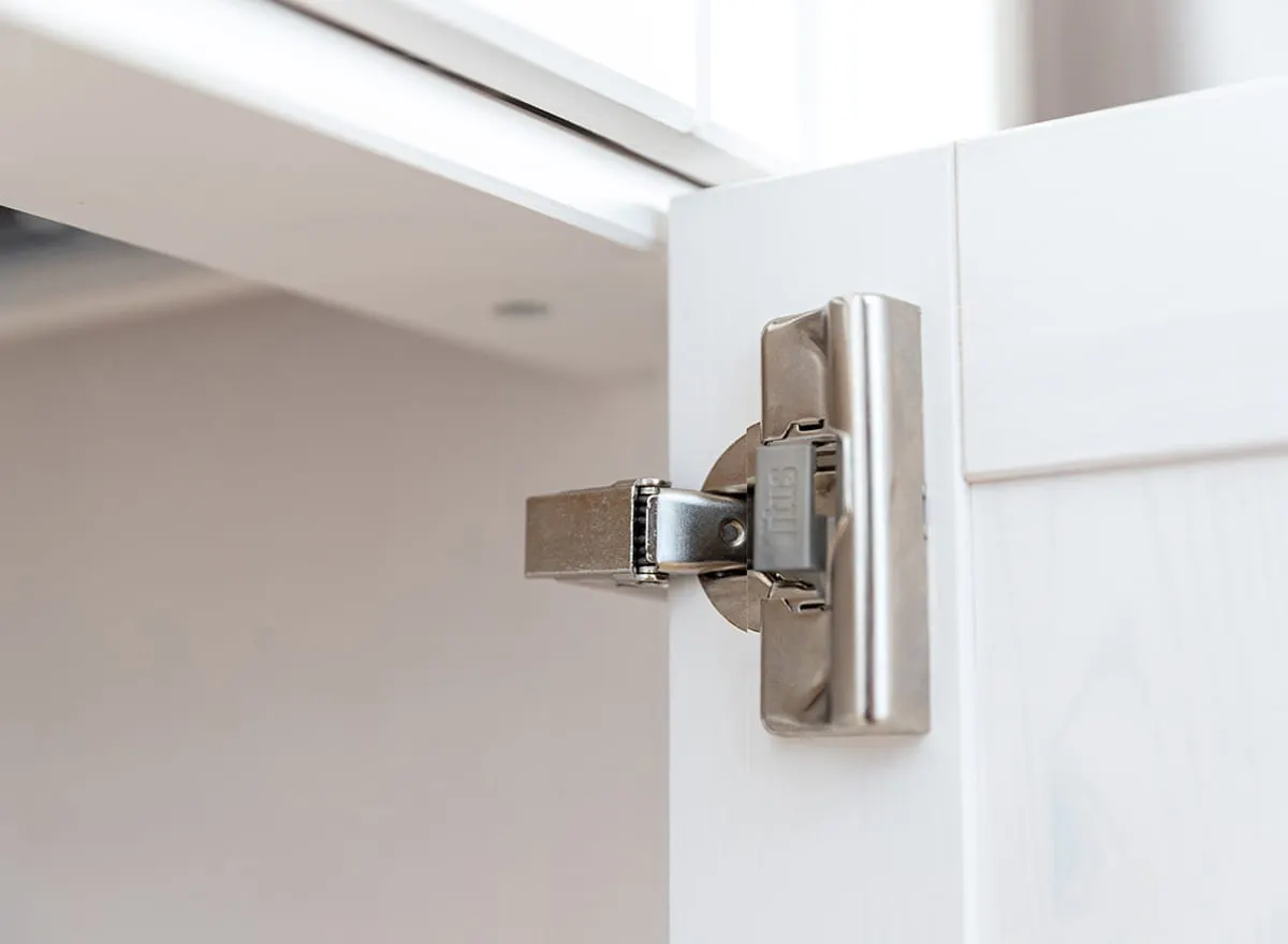 Komoda na buty MARONE ELITE 2-drzwiowa z szufladą - biał, złocisty - PLMEL25