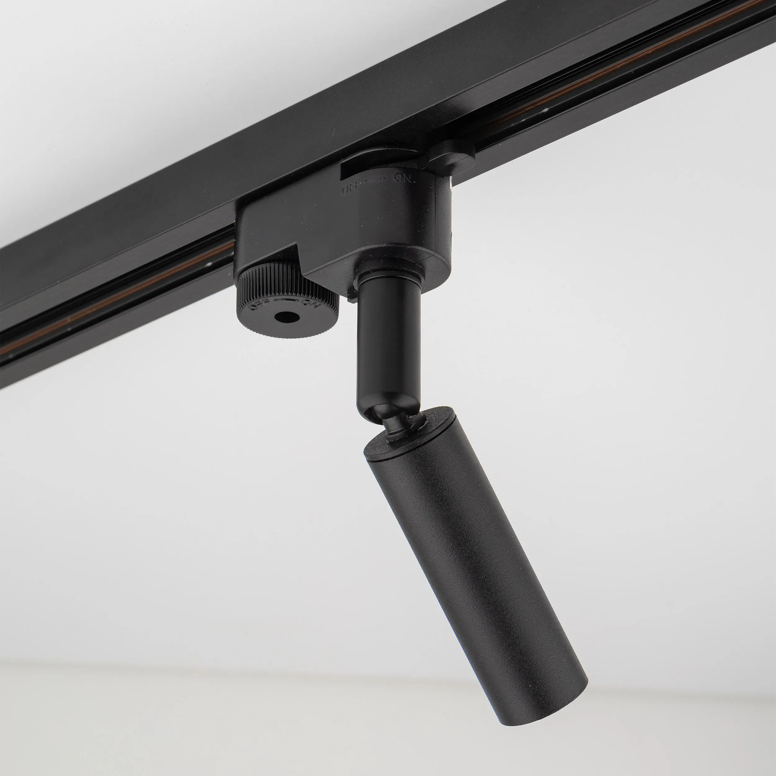 Lampa listwowa TRACER czarna regulowana 16x13x11cm - TK_4958