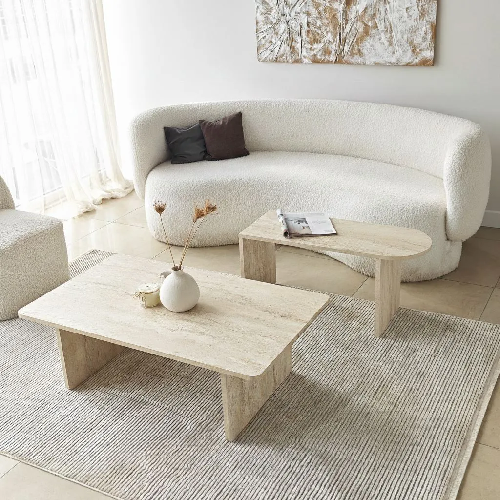 image sofa, futon, tkanina boucle, kolor kremowy, stolik kawowy
