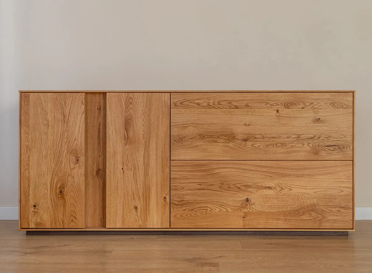 Komoda dębowa COLLODI szeroka 4-drzwiowa z oświetleniem 185 cm - dąb olejowany - ZICOL05