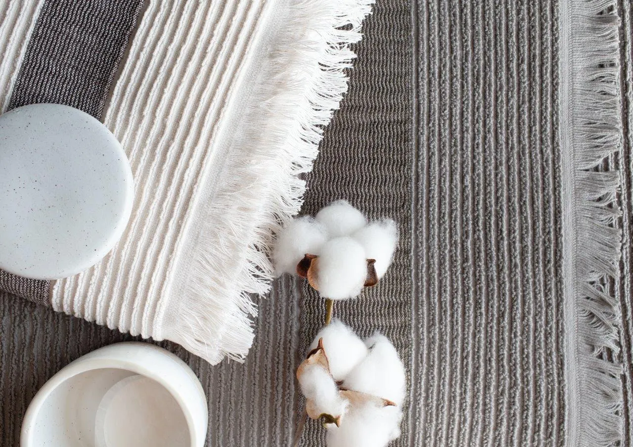 Ręcznik z frędzlami frotte FALA 50x90 gramatura 500 szary - FARO_30578