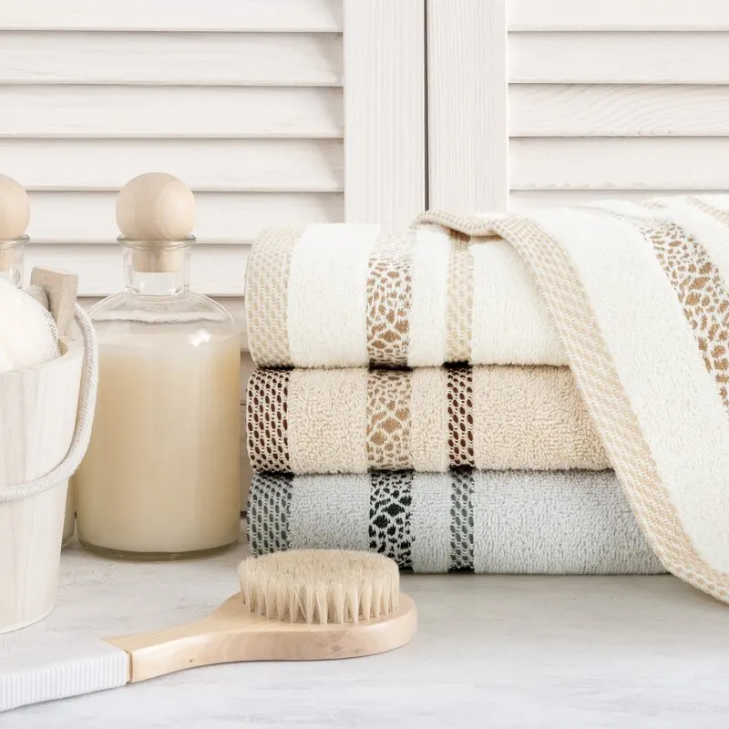 RĘCZNIK TESSA (03) 30 X 50 CM JASNOPOPIELATY - EU_420009