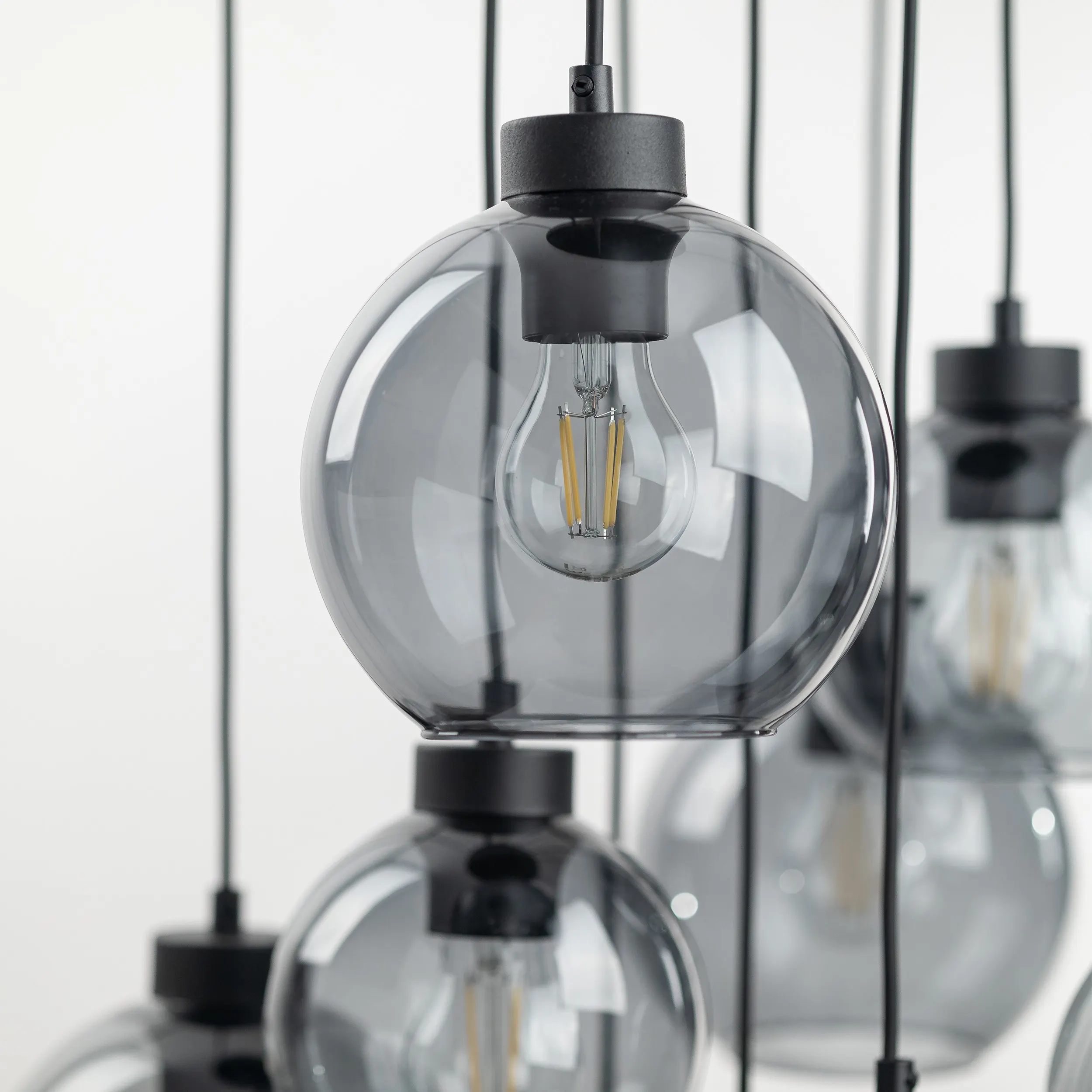 Lampa wisząca CUBUS czarna z szarymi szklanymi okrągłymi transparentnymi kloszami 140x58cm - TK_10208