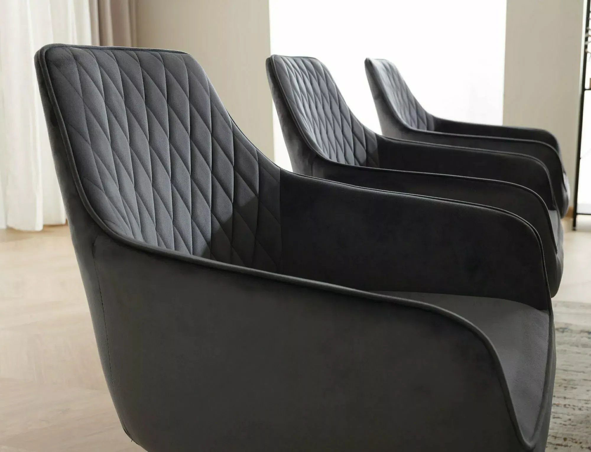 Krzesło z podłokietnikami MARLO VELVET Bluvel 14 pikowane szare czarne nogi - MARLOVCSZ