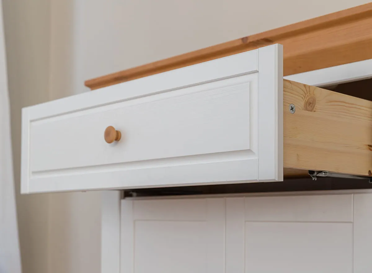 Komoda na buty MARONE ELITE 2-drzwiowa z szufladą - biał, złocisty - PLMEL25